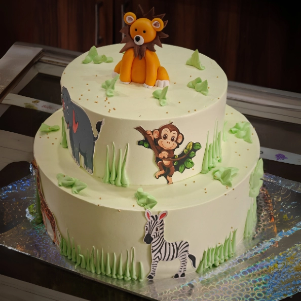jungle theme cake